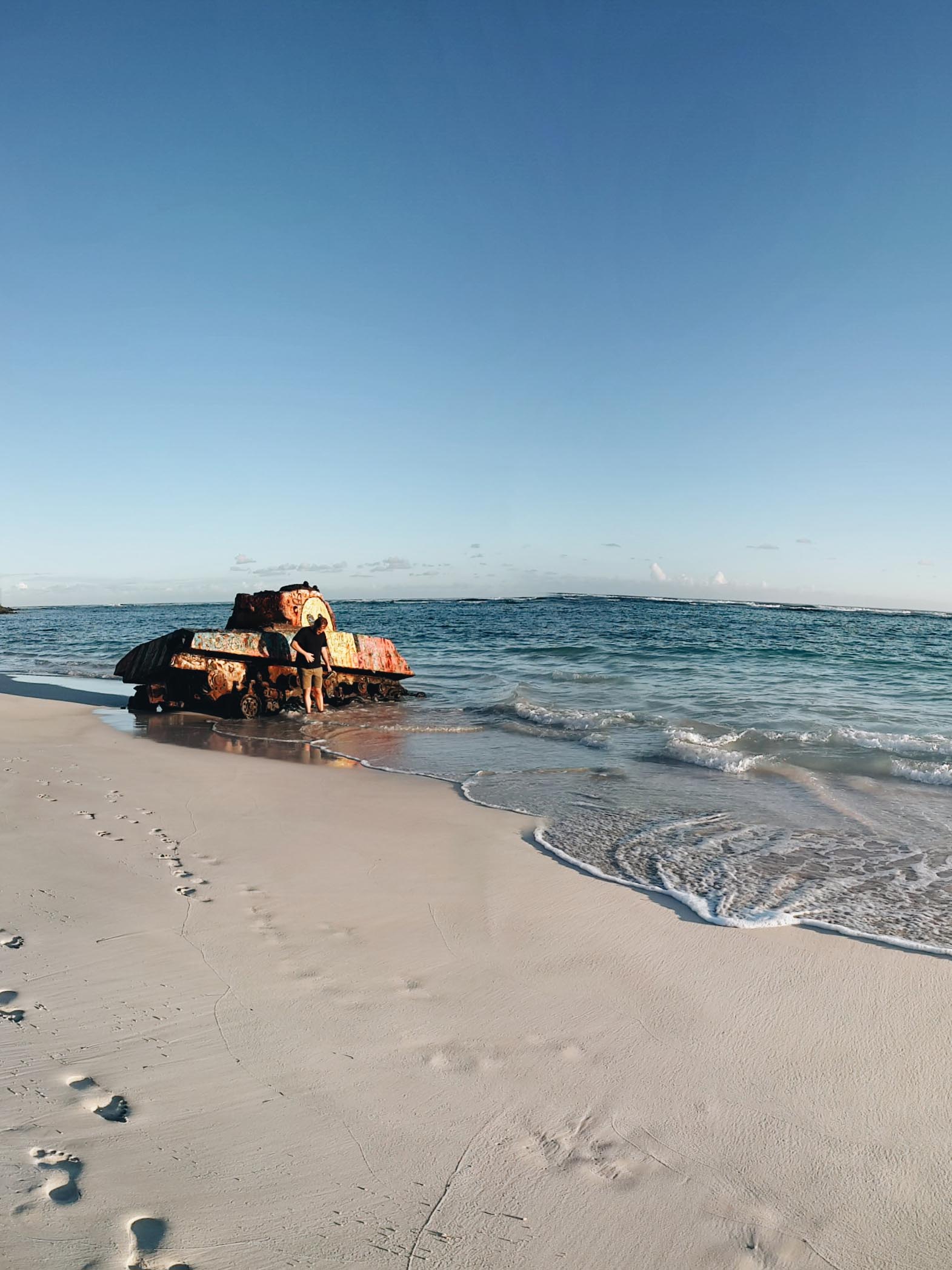 Playa Flamenco with tank